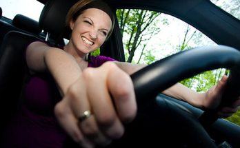 auto-frau_cc_Andreas_Choroba-Fotolia_31792193_XS