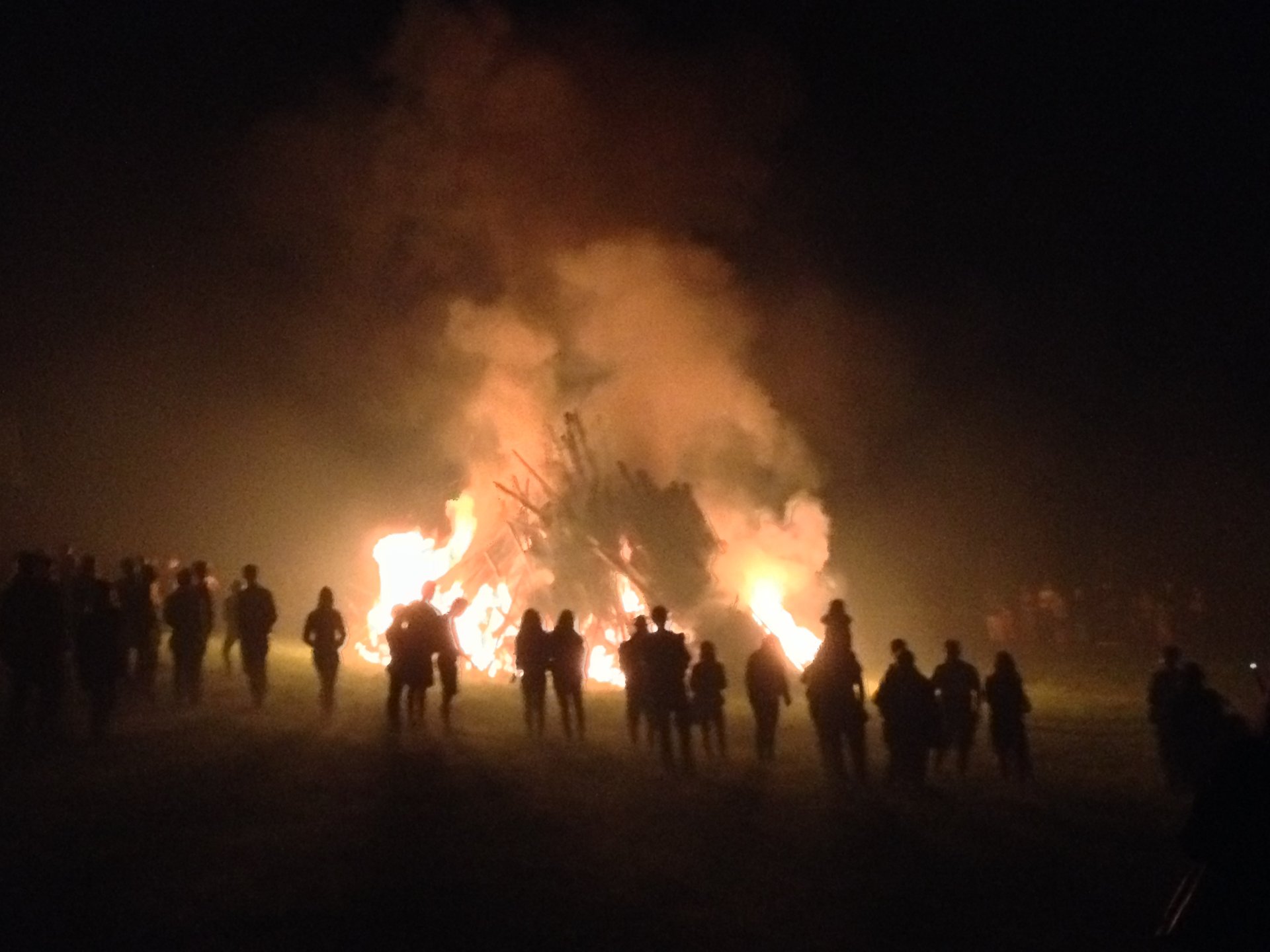 1. August Schweiz 2025: Die Schweiz feierte Geburtstag - Nationalhymne Schweiz Text zum mitsingen 1. August Schweizer Nationalfeiertag Höhenfeuer Seuzach