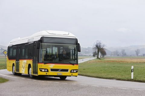 Postauto-Volvo_7700_Hybrid_11
