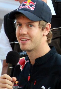 Sebastian_Vettel_2010_Japan-wikipedia-moro