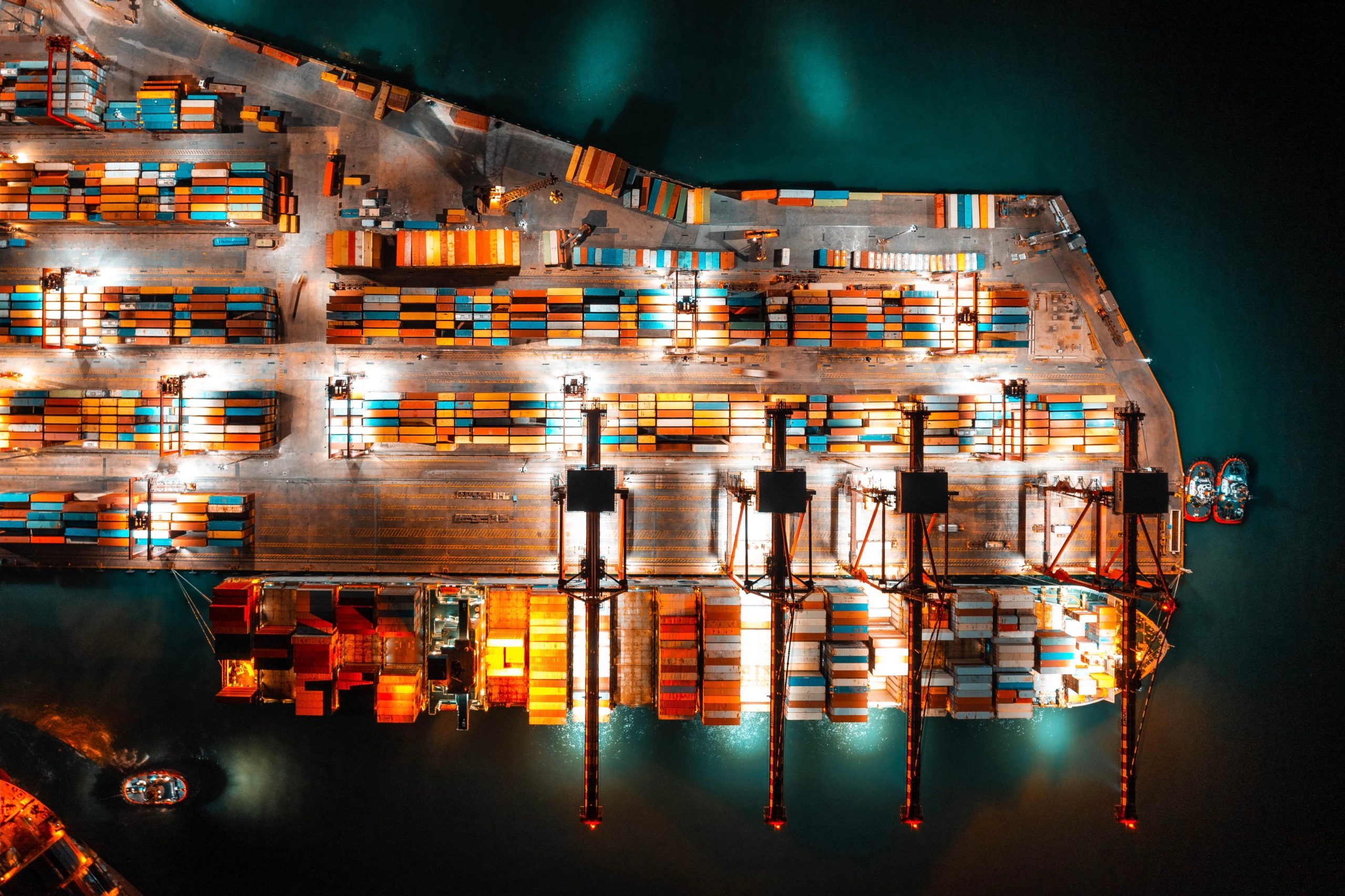Welthandels Organisation WTO verdoppelt positive Prognose für Handelsvolumen 2026 - der Aufschwung ist schon da! Containerschiff Handel WTO