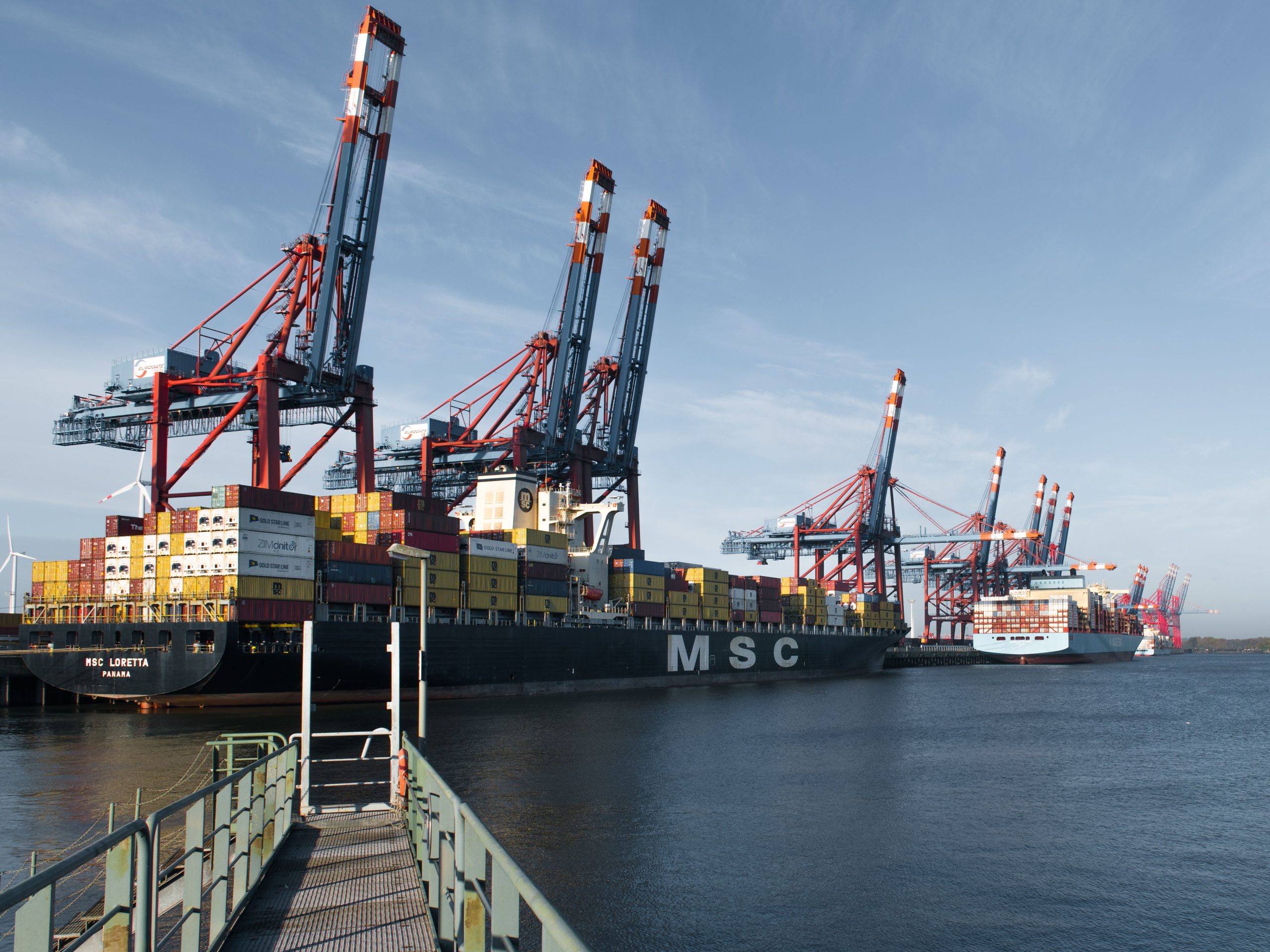 Aussenhandel legt im Q2 2026 kräftig zu - Schweizer importieren und exportieren wie noch nie - der Aufschwung kommt import-export-msc-schweiz-pexels-wolfgang-weiser-467045605-29091981-happytimes