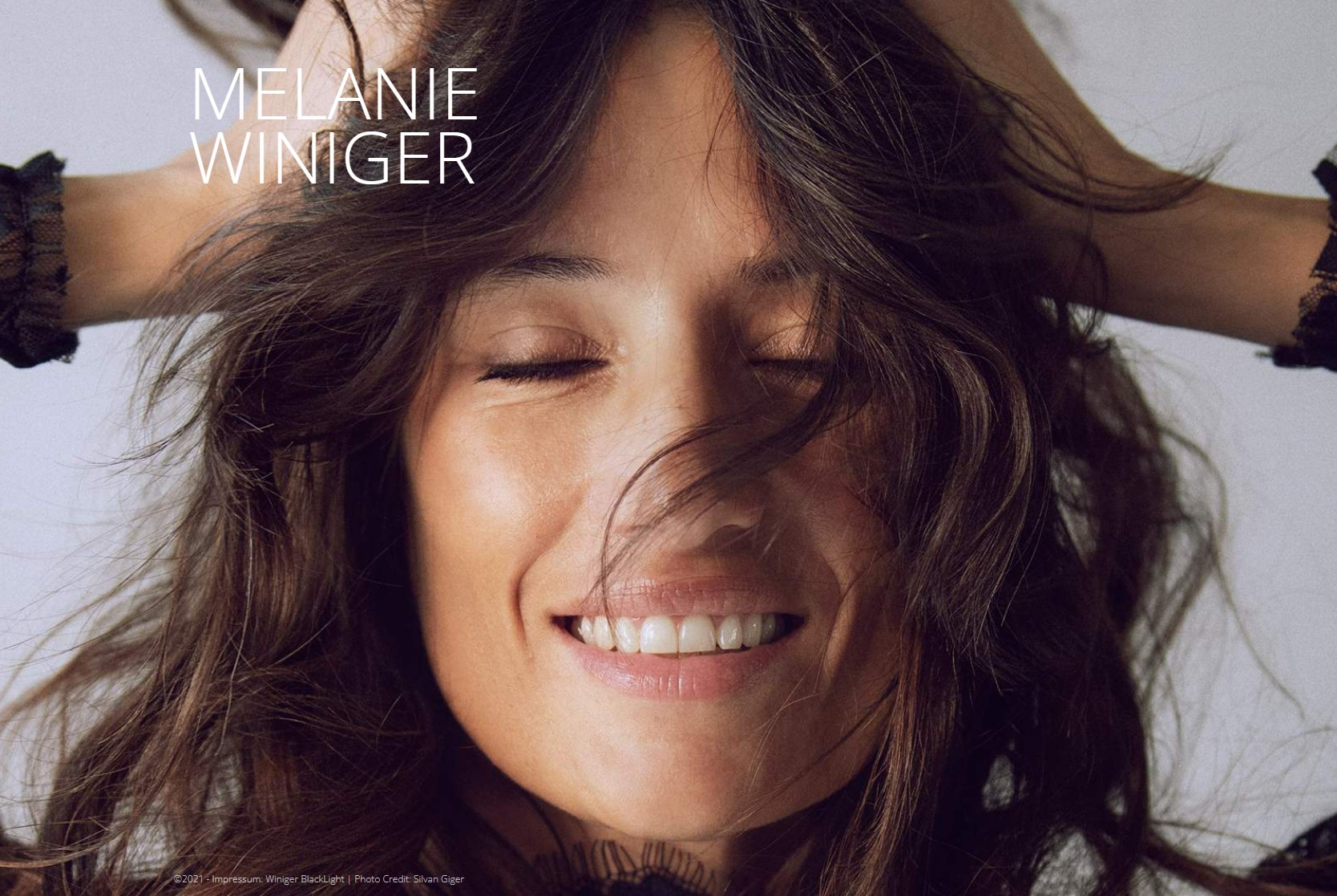 Melanie Winiger Vintage Radio 2025