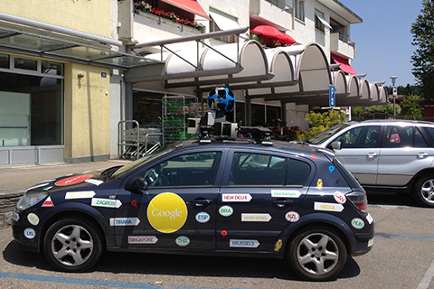 Google Auto vor Coop Seuzach