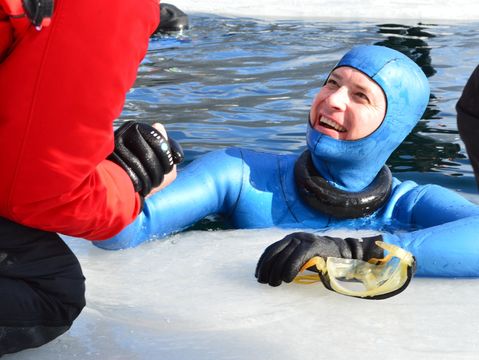 peter-colat-weltrekord-eis-streckentauchen-001