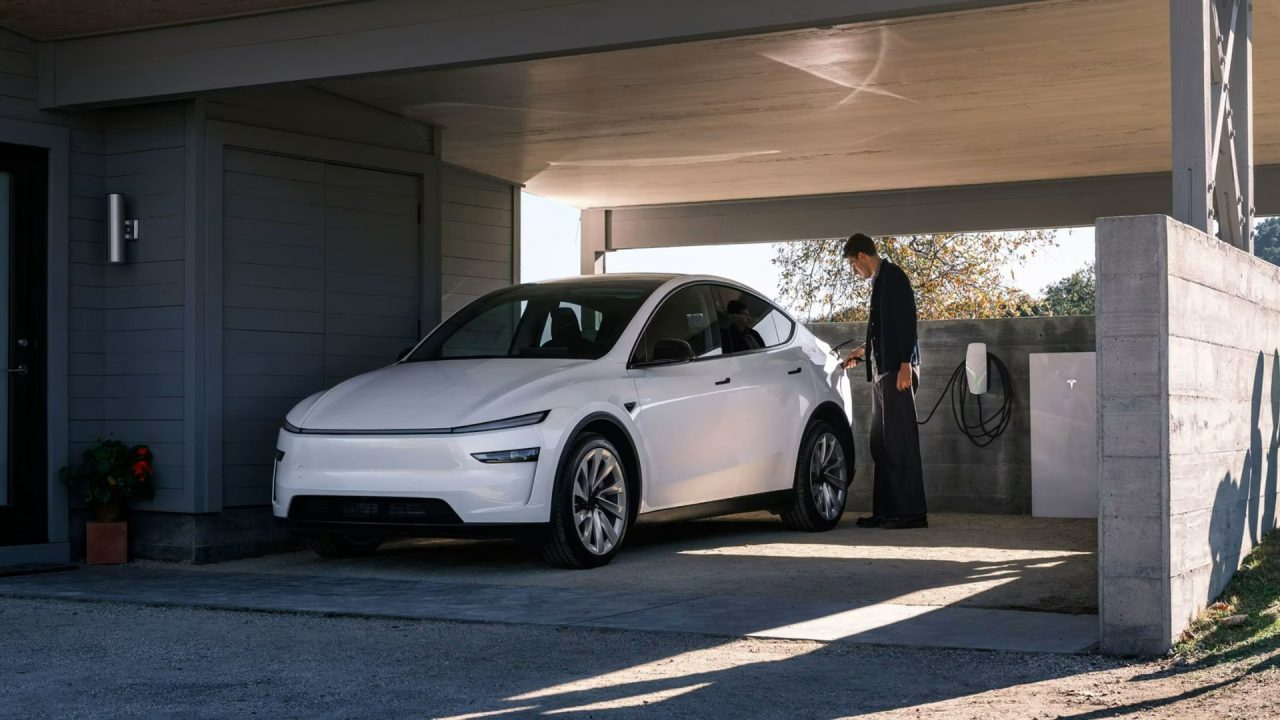 Elektroauto aufladen © Tesla